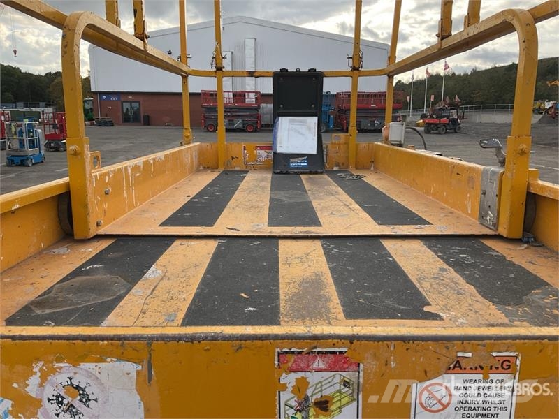 Haulotte COMPACT 14 Electric Scissor Lift Scissor lifts