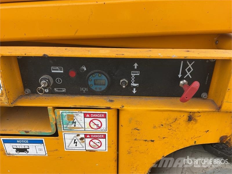 Haulotte Compact 14 Electric Scissor Lift Ollós emelők