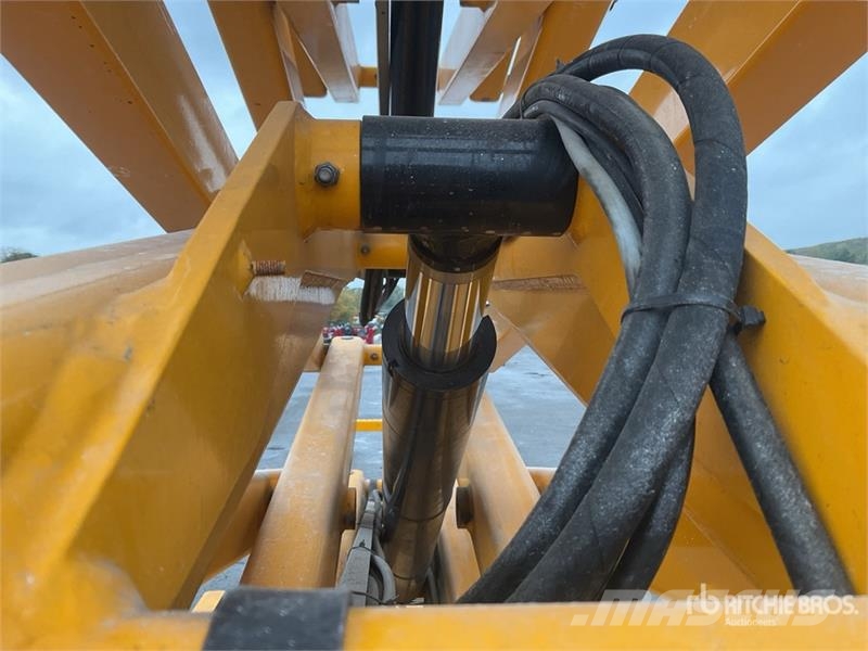 Haulotte Compact 14 Electric Scissor Lift Ножничные подъемники