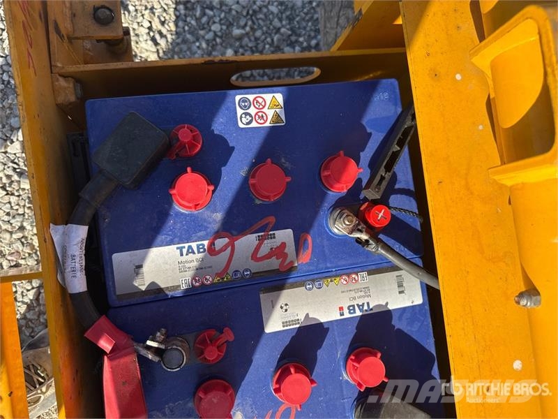 Haulotte Compact 14 Electric Scissor Lift Scissor lifts