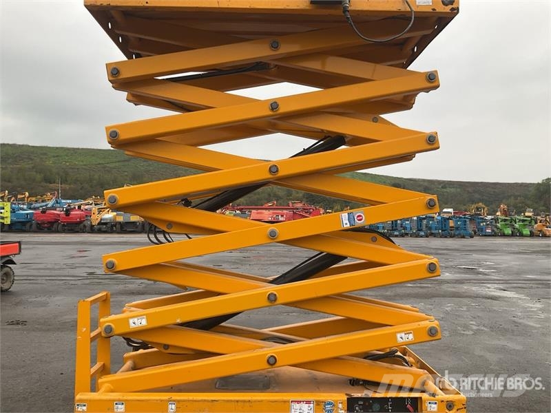 Haulotte Compact 14 Electric Scissor Lift Ножничные подъемники