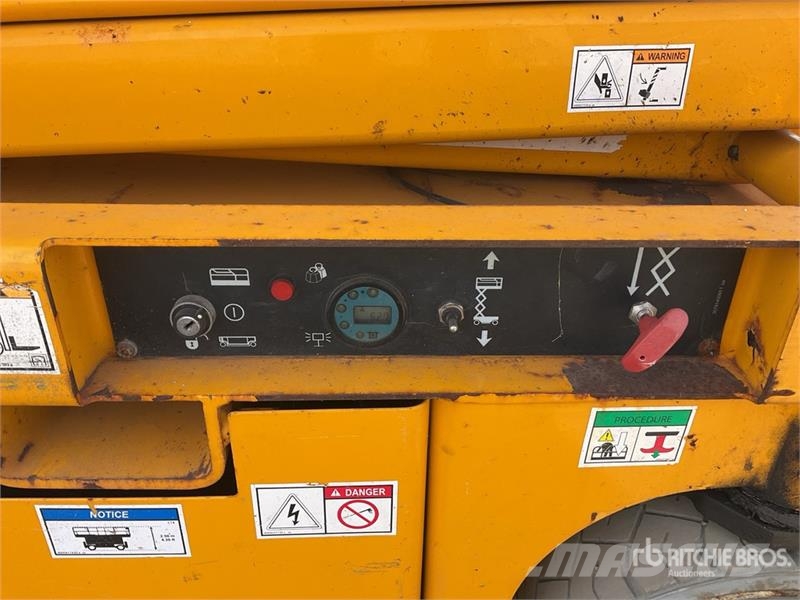 Haulotte Compact 14 Electric Scissor Lift Šķerveida pacēlāji