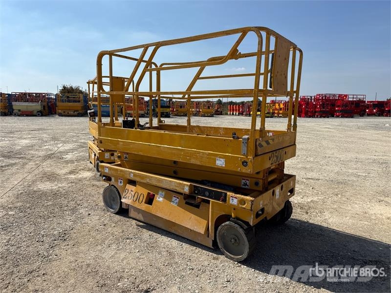 Haulotte Compact 8W Electric Scissor Lift (Inoperable) Scheren-Arbeitsbühnen