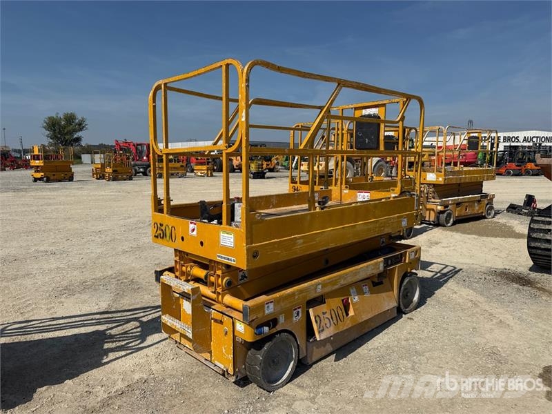 Haulotte Compact 8W Electric Scissor Lift (Inoperable) Scheren-Arbeitsbühnen