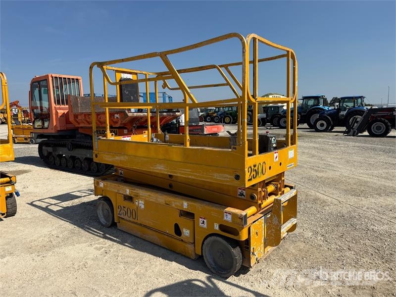 Haulotte Compact 8W Electric Scissor Lift (Inoperable) Scheren-Arbeitsbühnen