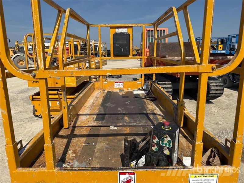 Haulotte Compact 8W Electric Scissor Lift (Inoperable) Scheren-Arbeitsbühnen