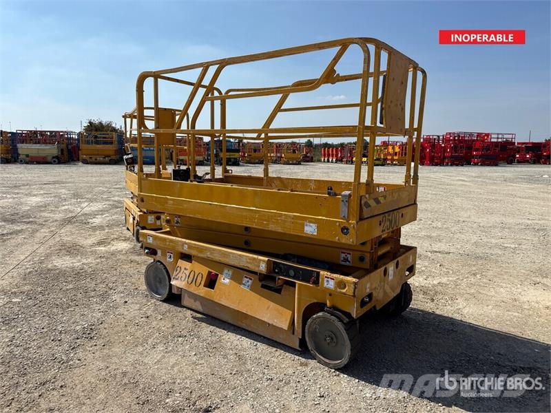 Haulotte Compact 8W Electric Scissor Lift (Inoperable) Scheren-Arbeitsbühnen