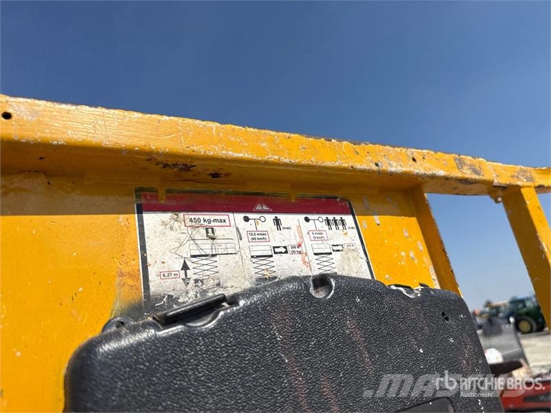 Haulotte Compact 8W Electric Scissor Lift (Inoperable) Scheren-Arbeitsbühnen