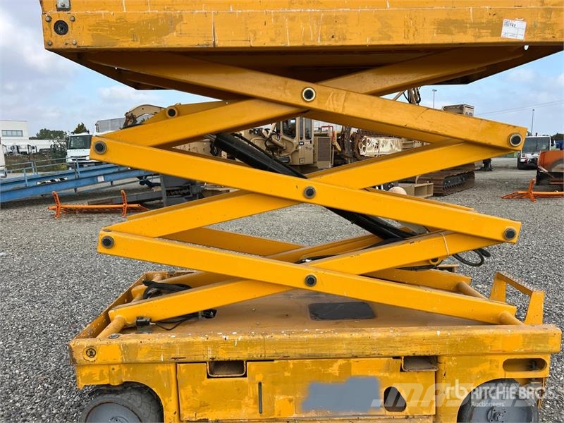 Haulotte Compact 8W NT Electric Scissor Lift 가위형 리프트