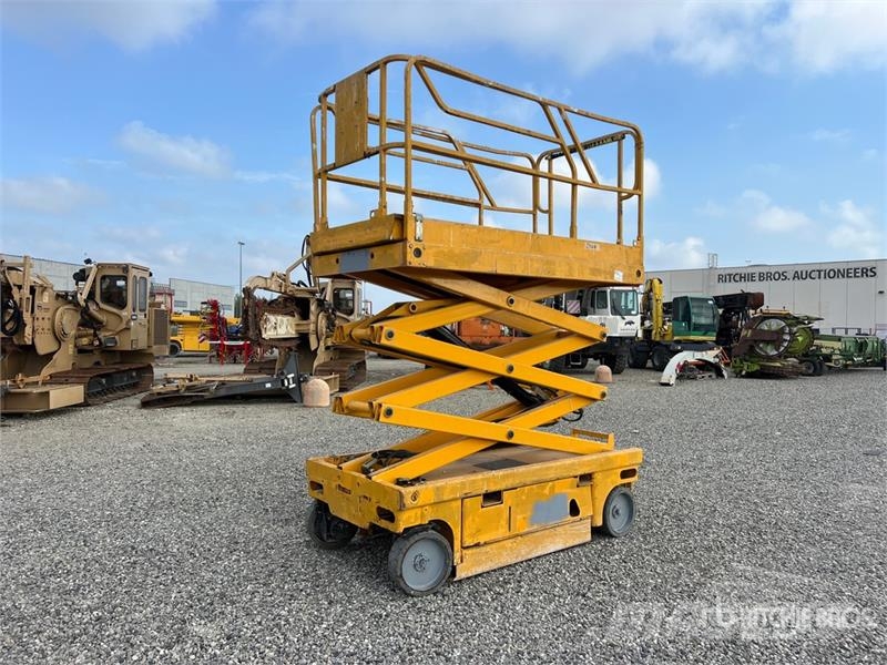 Haulotte Compact 8W NT Electric Scissor Lift 가위형 리프트