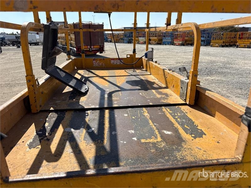 Haulotte Compact12 Electric Scissor Lift Škarjaste dvižne ploščadi