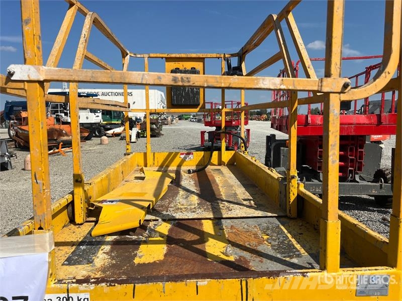 Haulotte Compact12 Electric Scissor Lift (Inoperable) Scheren-Arbeitsbühnen