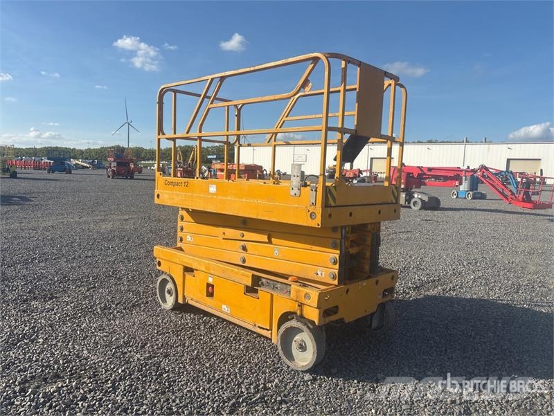 Haulotte Compact12 Electric Scissor Lift Schaarhoogwerkers