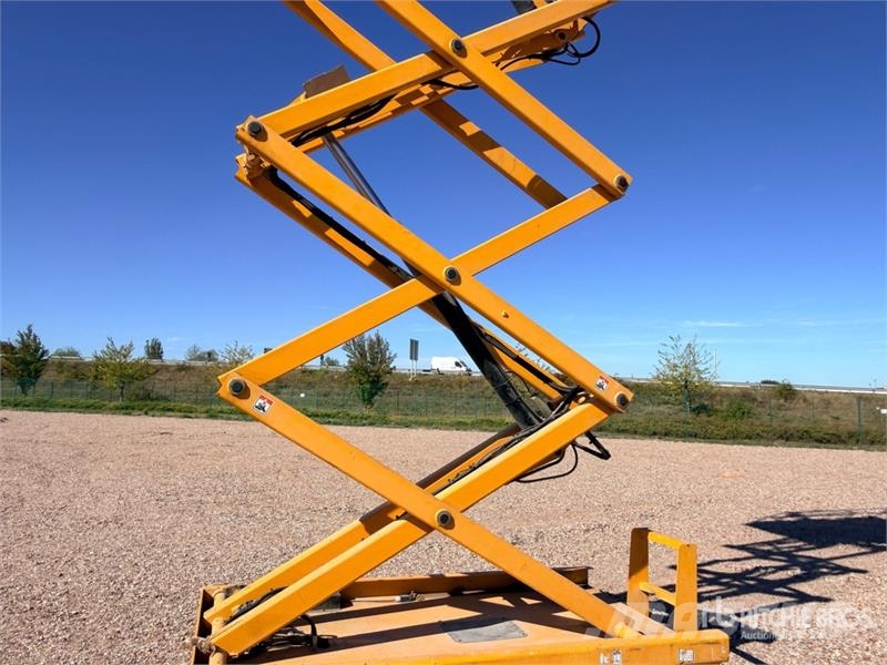Haulotte Compact12 Electric Nacelle Ciseaux Scissor Lift Scheren-Arbeitsbühnen
