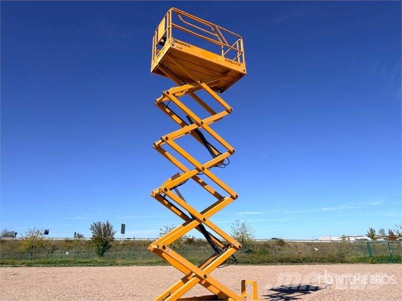 Haulotte Compact12 Electric Nacelle Ciseaux Scissor Lift Scheren-Arbeitsbühnen