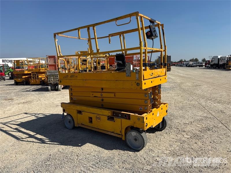 Haulotte Compact12 Electric Scissor Lift Škarjaste dvižne ploščadi