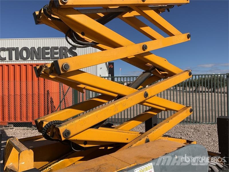 Haulotte Compact12DX 4x4 Diesel Scissor Lift Schaarhoogwerkers