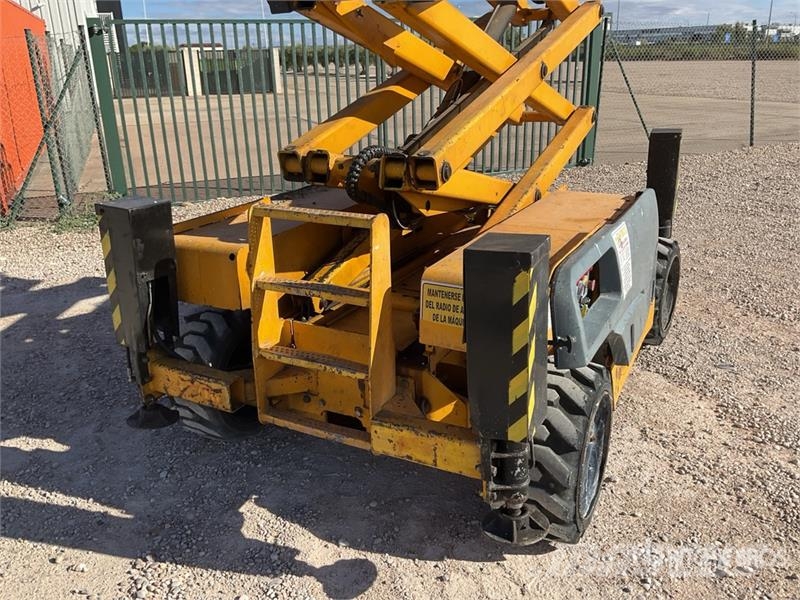 Haulotte Compact12DX 4x4 Diesel Scissor Lift Schaarhoogwerkers