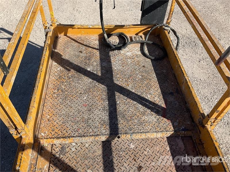 Haulotte Compact12DX 4x4 Diesel Scissor Lift Schaarhoogwerkers