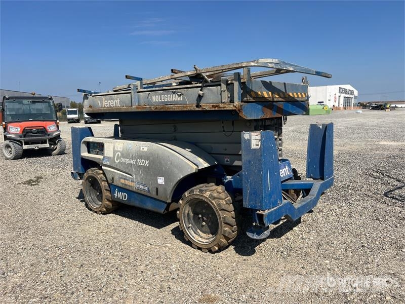 Haulotte Compact12DX Diesel Scissor Lift (Inoperable) Saxlifte