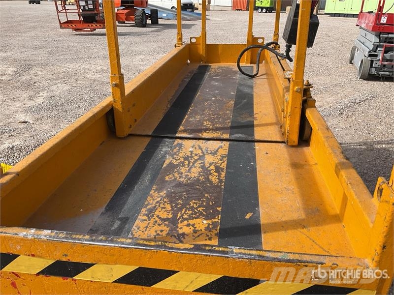 Haulotte COMPACT8 Electric 8 Mts Electric Scissor Lift Saxlifte