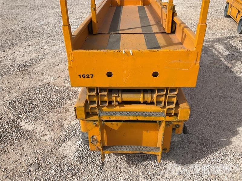 Haulotte COMPACT8 Electric Scissor Lift Ανυψωτήρες ψαλιδωτής άρθρωσης