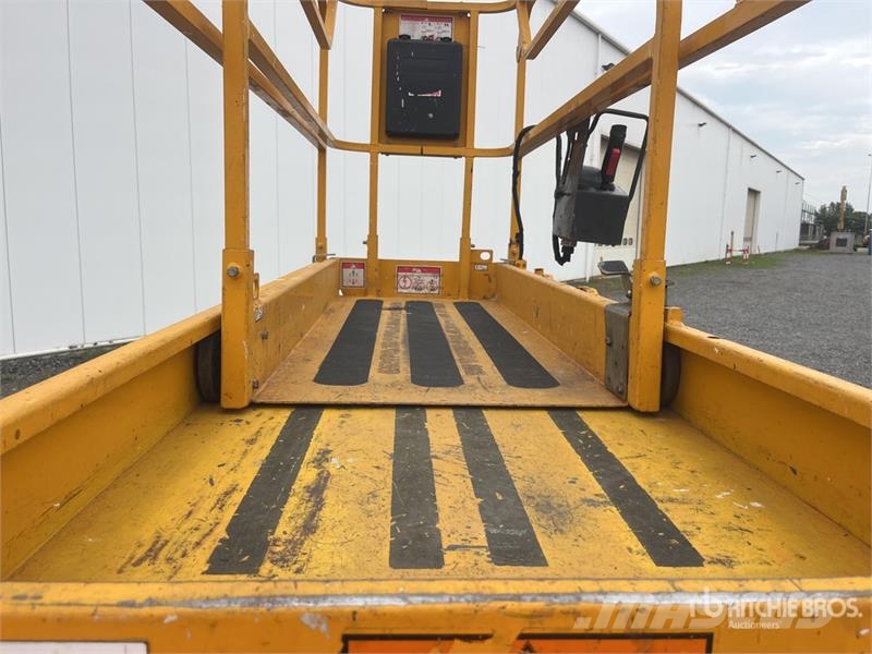Haulotte COMPACT8 Electric Scissor Lift Scheren-Arbeitsbühnen