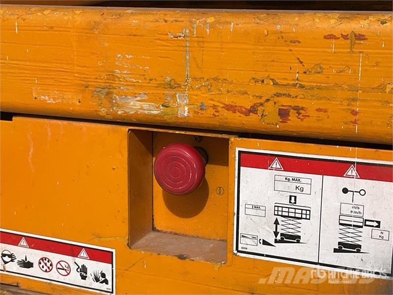 Haulotte COMPACT8 Electric 8 Mts Electric Scissor Lift Saxlifte