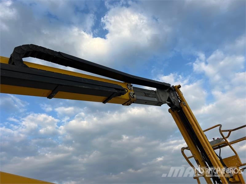 Haulotte H15IP Electric Articulating Boom Lift 曲臂高空工作平台