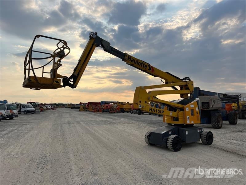 Haulotte H15IP Electric Articulating Boom Lift 曲臂高空工作平台