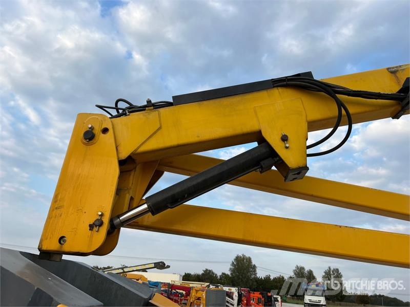 Haulotte H15IP Electric Articulating Boom Lift 曲臂高空工作平台