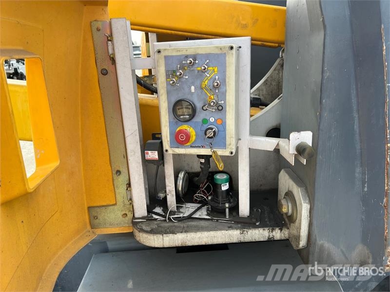 Haulotte H15IP Electric Articulating Boom Lift 曲臂高空工作平台