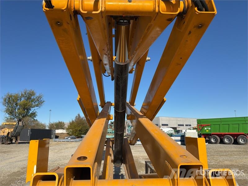 Haulotte H18S XL 4x4 Scissor Lift رافعات مقصية الشكل