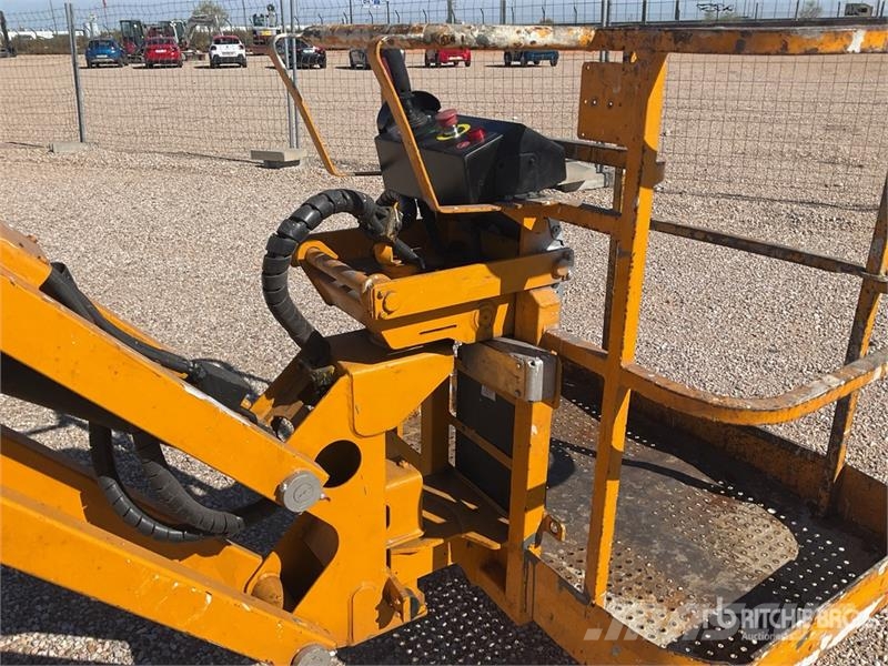 Haulotte HA12IP 2WD Electric Articulating Boom Lift Bomlifte med knækarm
