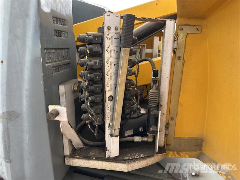Haulotte HA12IP 2WD Electric Nacelle Articulee Articulating رافعات سلة مفصلية