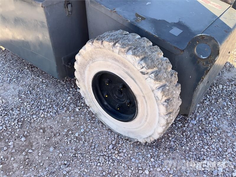 Haulotte HA12IP 2WD Electric 12 mts Electric Articulating B Bomlifte med knækarm
