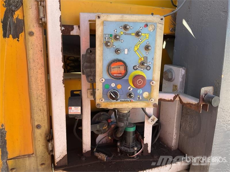 Haulotte HA12IP 2WD Electric 12 mts Electric Articulating B Bomlifte med knækarm