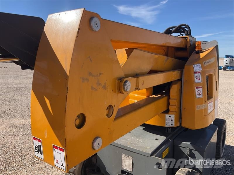 Haulotte HA12IP 2WD Electric Articulating Boom Lift Bomlifte med knækarm