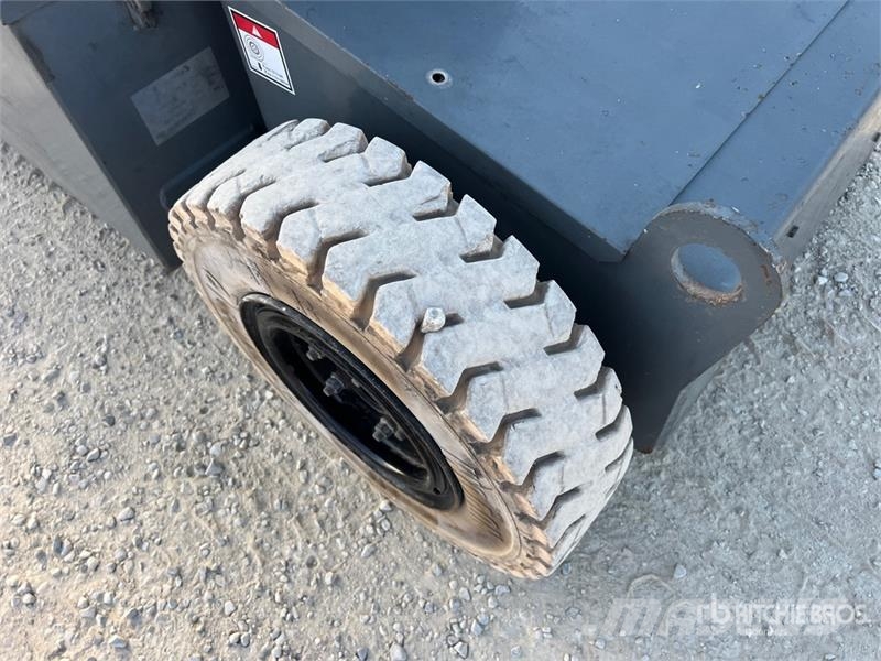 Haulotte HA12IP Electric Articulating Boom Lift Bomlifte med knækarm