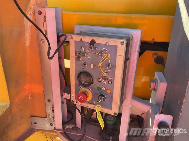 Haulotte HA12IP Electric 12 mts Articulating Boom Lift Bomlifte med knækarm