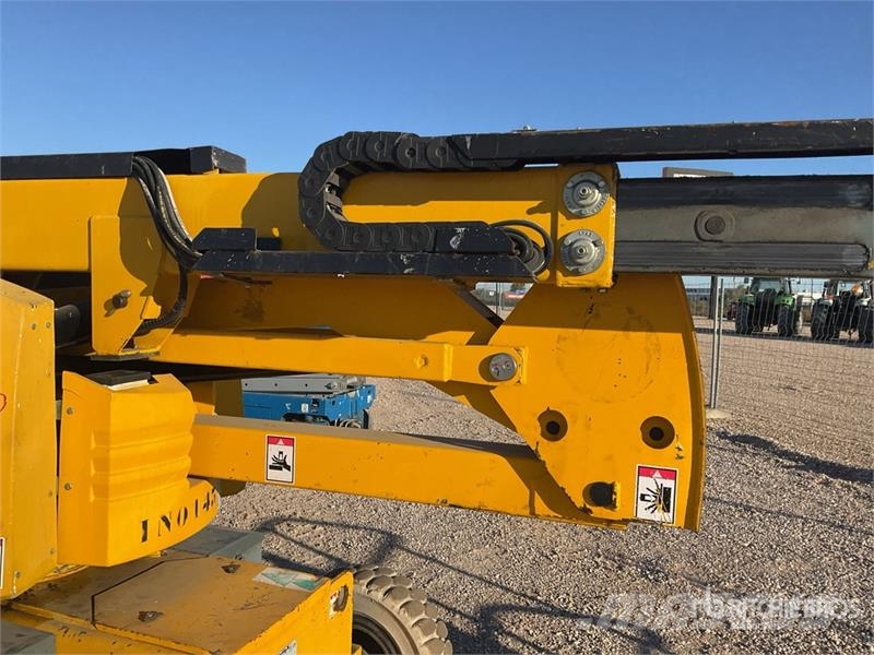 Haulotte HA12IP Electric 12 mts Articulating Boom Lift Bomlifte med knækarm