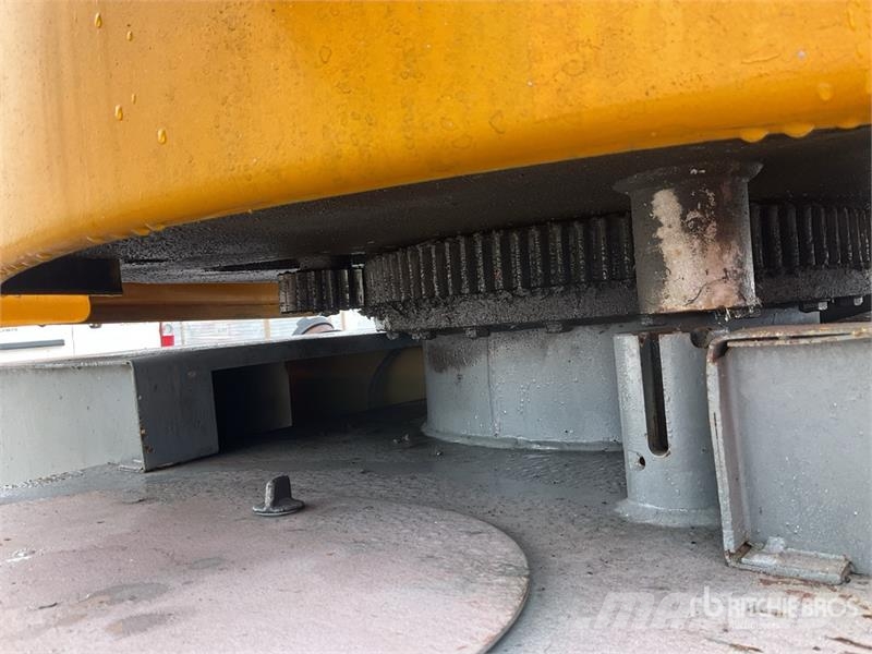 Haulotte HA12PX 4WD Diesel Articulating Boom Lift 관절형 전동이동 리프트