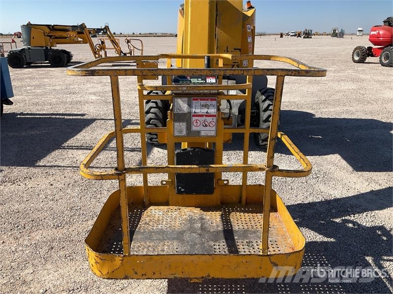 Haulotte HA12PX 4WD Diesel Articulating Boom Lift Bomlifte med knækarm