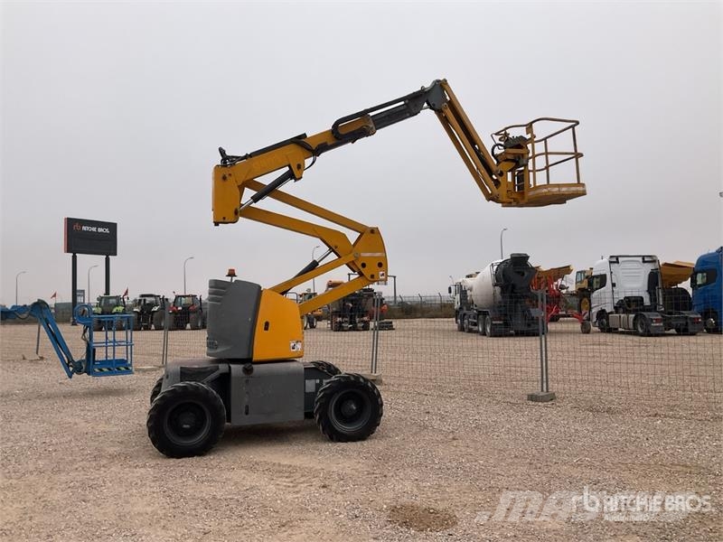 Haulotte HA12PX 4WD Diesel Articulating Boom Lift 관절형 전동이동 리프트