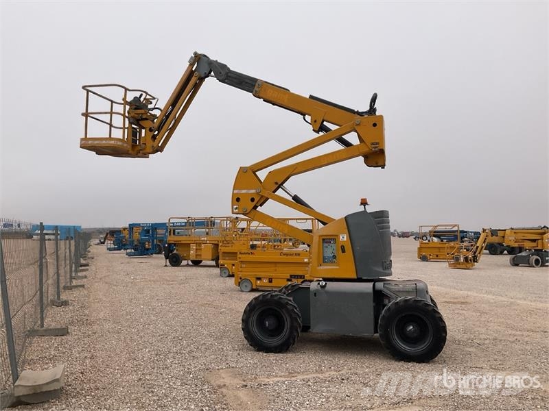 Haulotte HA12PX 4WD Diesel Articulating Boom Lift 관절형 전동이동 리프트
