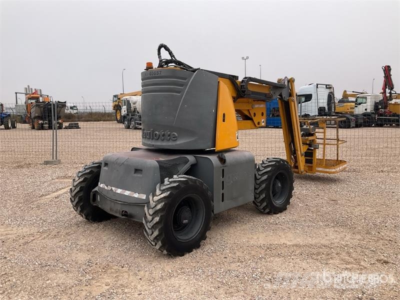 Haulotte HA12PX 4WD Diesel Articulating Boom Lift 관절형 전동이동 리프트