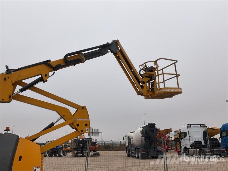 Haulotte HA12PX 4WD Diesel Articulating Boom Lift 관절형 전동이동 리프트