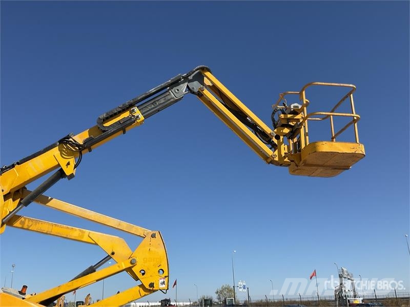 Haulotte HA12PX 4WD Diesel Articulating Boom Lift Bomlifte med knækarm
