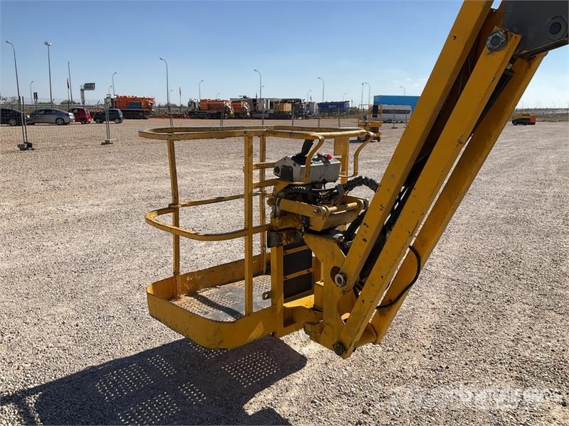Haulotte HA12PX 4WD Diesel Articulating Boom Lift Bomlifte med knækarm