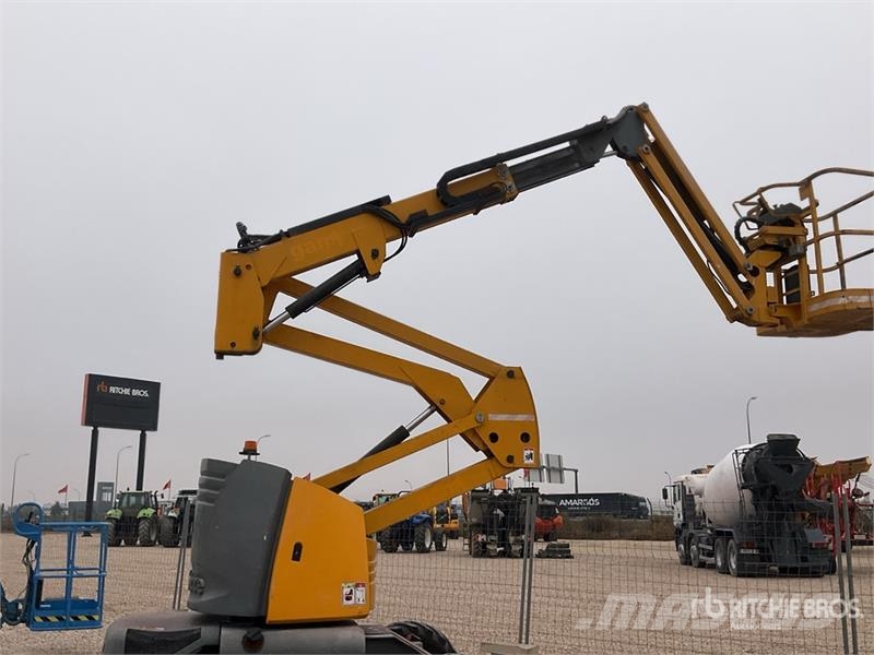 Haulotte HA12PX 4WD Diesel Articulating Boom Lift 관절형 전동이동 리프트